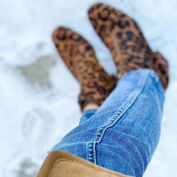 Madewell The Amalia Zip Boot in Leopard Calf Hair - Picture 5 of 6